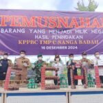 Wujud Penegakan Hukum Menjaga Keamanan di Perbatasan dengan Memusnahkan Barang Bukti