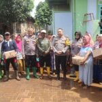 Cepat Tanggap Kapolres Pasuruan, Bagikan Sembako Bagi Warga Terdampak Banjir