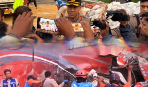 Kecelakaan Maut di Tol Pandaan-Malang: Polisi Evakuasi Bus Terguling, 4 Tewas