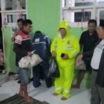 Tanggap Bencana Polisi Bersama TNI dan BPBD Evakuasi Korban Pergeseran Tanah di Pasuruan