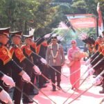 Tradisi Pedang Pora dan Reog Ponorogo Warnai Penyambutan Irjen Pol Drs Nanang Avianto,M.Si Sebagai Kapolda Jatim
