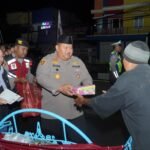 Polres Pasuruan Gandeng Mahasiswa Gelar SOTR Sembari Berbagi Makan Sahur Untuk Warga