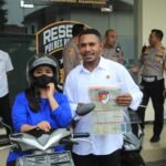 Hati Riang Korban Curanmor Saat Polres Bondowoso Temukan dan Kembalikan Motor yang Hilang