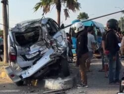 Kecelakaan Maut di Exit Tol Purwodadi, Truk Hantam Mobil dan Motor