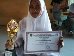 Anak Berprestasi dari Desa Kedungringin Membanggakan Keluarga