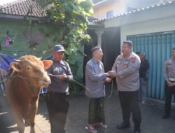 Sambut Idul Adha, Kapolres Pasuruan Distribusikan Hewan Kurban ke Ponpes
