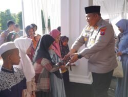 Polres Pasuruan Peduli, 750 Paket Daging Kurban Bahagiakan Warga
