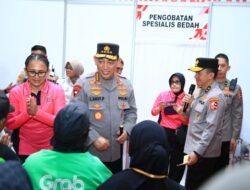 Kapolri Bagikan Sembako dan Alat Bantu Disabilitas di Puncak Bakti Kesehatan