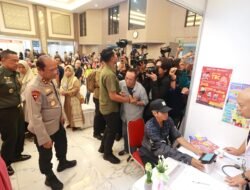 Polda Jatim Gelar Baktikes Hari Bhayangkara ke-79, Beri Layanan Kesehatan Gratis Belasan Ribu Warga Jawa Timur