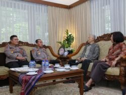 Anjangsana HUT Bhayangkara ke-79, Polri Kunjungi Mantan Kapolri Jenderal (Purn) Roesdihardjo