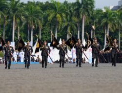 Presiden Hadiahi Penghargaan Nugraha Sakanti dan Tanda Kehormatan Bintang Bhayangkara Nararya