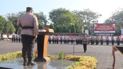 Polres Pasuruan Lantik Dua Kapolsek dan Naikkan Pangkat 60 Personel