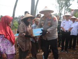 Kolaborasi Untuk Swasembada : Polres Pasuruan Tanam Jagung Serentak di Lahan Perhutanan Sosial