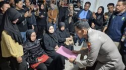 Kapolresta Banyuwangi Serahkan Korban KMP Tunu Pratama Jaya Asal Malaysia kepada Keluarga untuk Dimakamkan