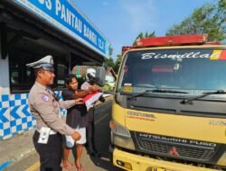 Dari Jalanan untuk Negeri: Satlantas Pasuruan Tebar Semangat Kemerdekaan dengan 1.000 Bendera