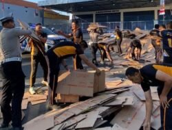 Kasat Lantas Pasuruan Pimpin Evakuasi Pick-up Overload, Arus Kembali Normal dalam Setengah Jam