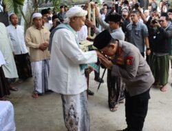 Silaturahmi ke Ponpes Al-Hamidy Banyuanyar, Kapolri: Tanpa Dukungan Ulama Pekerjaan Kami Sangat Berat