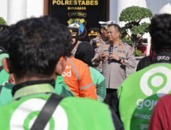 Polrestabes Surabaya dan Ratusan Ojol Doa Bersama: Harmoni untuk Alm Affan Kurniawan