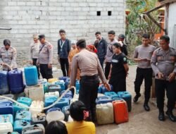 Kasat Intelkam Polres Pasuruan: Bantuan Air Bersih Wujud Kepedulian Nyata Polisi dan Mahasiswa