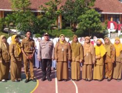 Kapolsek Prigen Jadi Komandan Upacara di SMKN 1 Prigen, Ajak Siswa Cegah Kenakalan Remaja dan Jauhi Narkoba