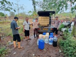 Kapolsek Winongan Distribusikan Air Bersih ke Warga Pelosok Dusun Guwo