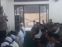Polres Pasuruan Ajak Jamaah Jaga Ukhuwah Lewat Cooling System Safari Jumat