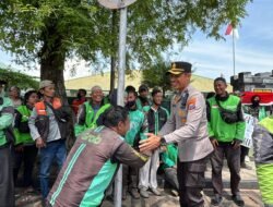 Pendekatan Humanis Polres Pasuruan Kota Kawal Aksi Damai Ojol