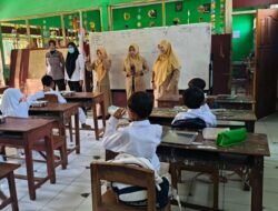 Senyum Ceria Pelajar Sambut Makan Bergizi  Gratis dari Polres Ngawi