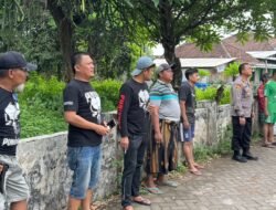 Kapolsek Kejayan Perkuat Sinergi dengan Pemuda, Perbaiki Mushola Lewat Bhakti Sosial