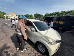 Polres Pasuruan Gelar Operasi Zebra Semeru 2025, Propam Periksa Kelengkapan Kendaraan dan Administrasi Anggota