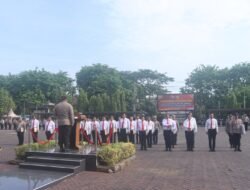 Kapolres Pasuruan Beri Penghargaan dan Hadiah Umrah untuk Anggota Berprestasi