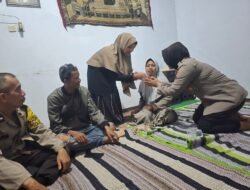 Polres Pasuruan Takziah dan Berikan Bantuan kepada Keluarga Korban Tewas Tragedi Perlintasan KA