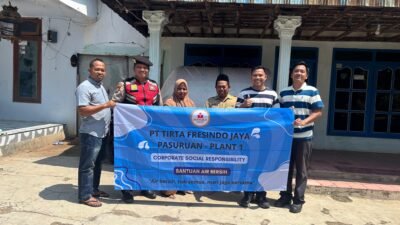 Atasi Kelangkaan Air Bersih, PT TFJ Pasuruan Salurkan Bantuan Tandon ke Dua Desa