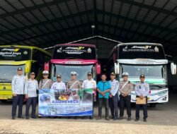 MENGHADANG TRAGEDI SEBELUM TERJADI: Satlantas Polres Pasuruan Lakukan Full Body Check-Up Bus Jelang Momen Rentan Nataru