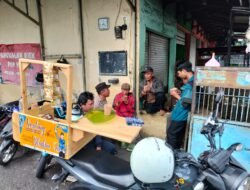 Ketemu Pak Polisi, Bukan Tilang Malah Dikasih Kopi: Program KOPLING Polsek Prigen Sita Perhatian Warga