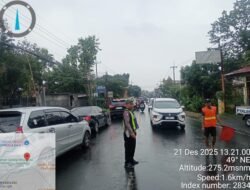 Libur Nataru 2025, Lalu Lintas di Pandaan Padat, Satlantas Pasuruan Turun Tangan