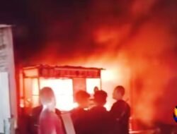 Kebakaran Landa Ruko “Geprek Zeen” di Bangil, Diduga Dipicu Korsleting Kipas Angin