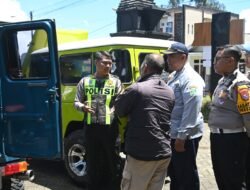 Hari Kedua Ops Keselamatan, Polisi Perketat Jeep Wisata di Bromo