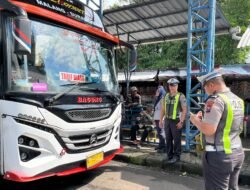 Jelang Mudik Lebaran, Satlantas Polres Pasuruan Gelar Pemeriksaan Ketat Bus di Terminal Pandaan
