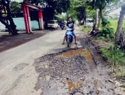 ‎Jalan Penghubung di Kecamatan Kraton Rusak Parah, Warga Desak Perbaikan Segera