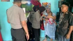 Polres Pasuruan Takziah dan Salurkan Bansos untuk Keluarga Korban Kecelakaan Kereta Api