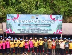 Kapolres Pasuruan Turut Serta Tanam Pohon Dalam Rangka HUT Yayasan Kemala Bhayangkari