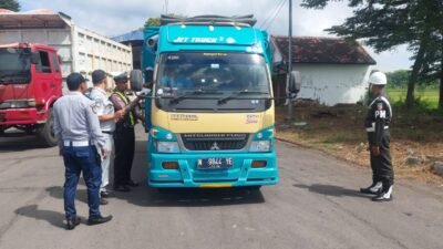 Pimpin Langsung Operasi Sadar Keselamatan di UPPKB Sedarum, Huda Musonnif: Keselamatan Pengendara adalah Prioritas