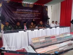 ‎Tanpa Pita Cukai, 4,2 Juta Batang Rokok dan Ribuan Liter Miras Ilegal Dimusnahkan di Pasuruan ‎