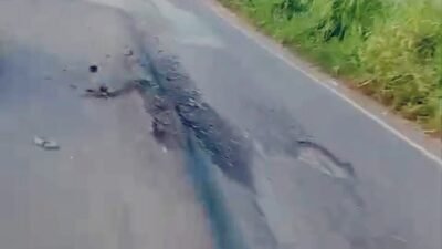 Jalan Kabupaten di Desa Karangasem Rusak Parah, Warga Khawatir Timpa Korban