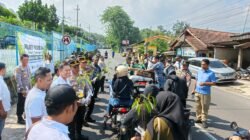 Dukung Gerakan Indonesia Asri, Polres Pasuruan Tebar 6.000 Benih Ikan dan Bagikan Bibit Pohon