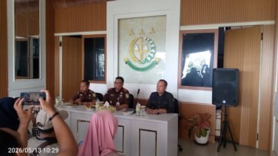‎Silaturahmi: Kajari Pasuruan Perkenalkan Diri ke Awak Media Usai Pemusnahan Barang Bukti ‎