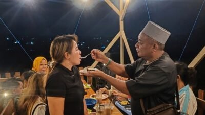Hening di Café Ay, Perayaan Sederhana yang Sarat Makna di Usia 45 Istri Abah Sutarji 