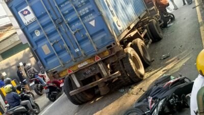 Kecelakaan Maut di Pandaan: Truk Kontainer Gilas 5 Motor, 3 Tewas di Tempat