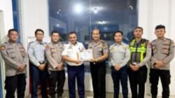 Sinergi Teguh di Jalur Penimbangan: UPPKB Rejoso Beri Penghargaan untuk Polsek Rejoso